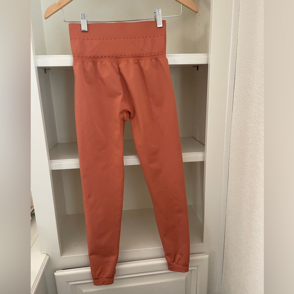 Gymshark Studio Leggings Women Medium Burnt Orange Stretch Workout Ankle Pants